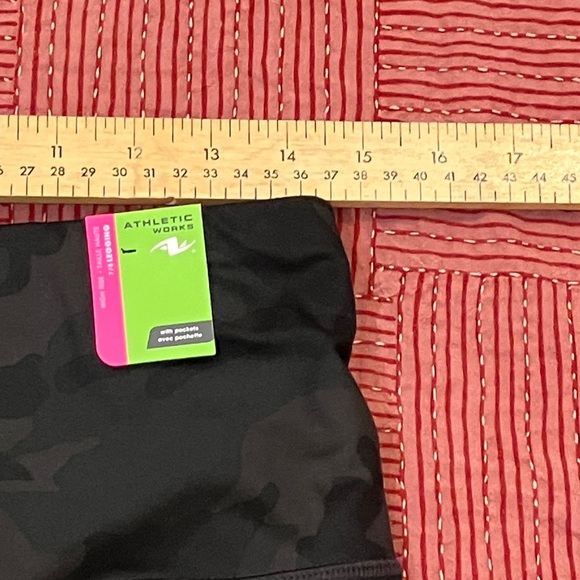 Athletic Works women’s size large NWT camo leggings - Picture 12 of 16
